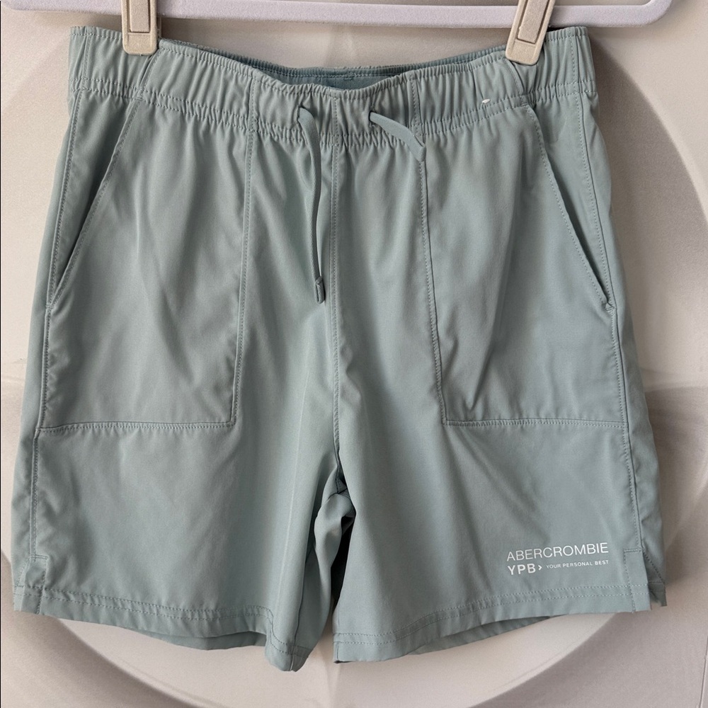 Abercrombie Kids Motiontek Shorts NWOT